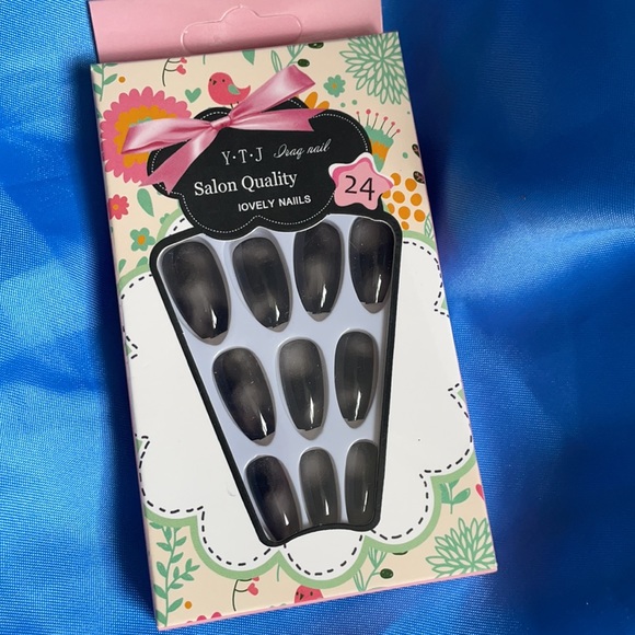 BNIB black marble nails - Picture 2 of 2